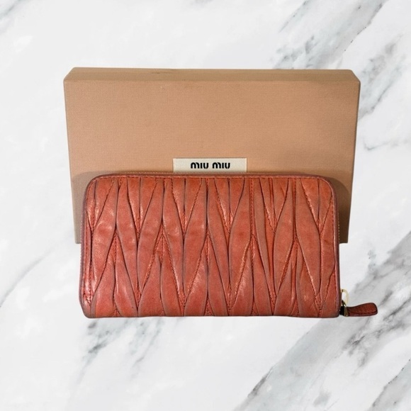 Miu Miu Matelassé Leather Long Zip Wallet in Pink with Box - Picture 2 of 10